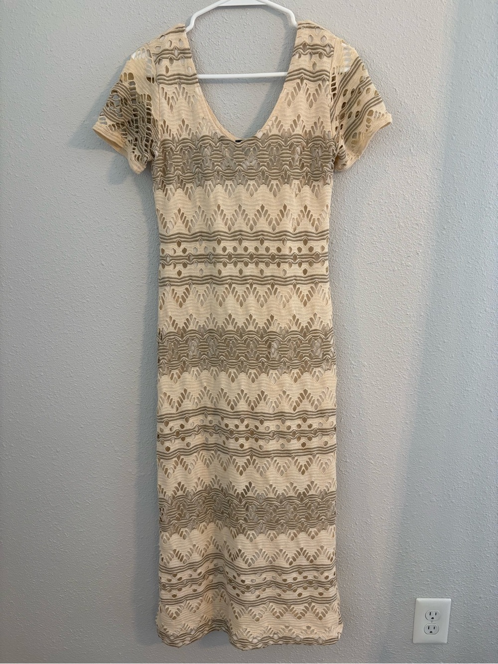 Top Style Cream and Taupe Patterned V-Neck Women's Dress (size probably small)